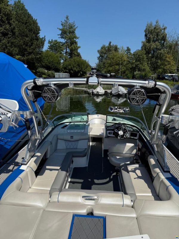 MasterCraft X10