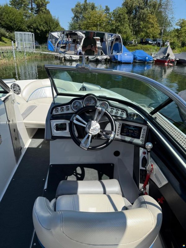 MasterCraft X10