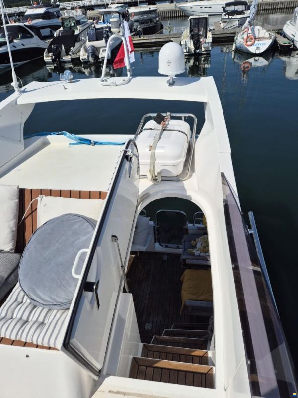 Galeon 290 Fly