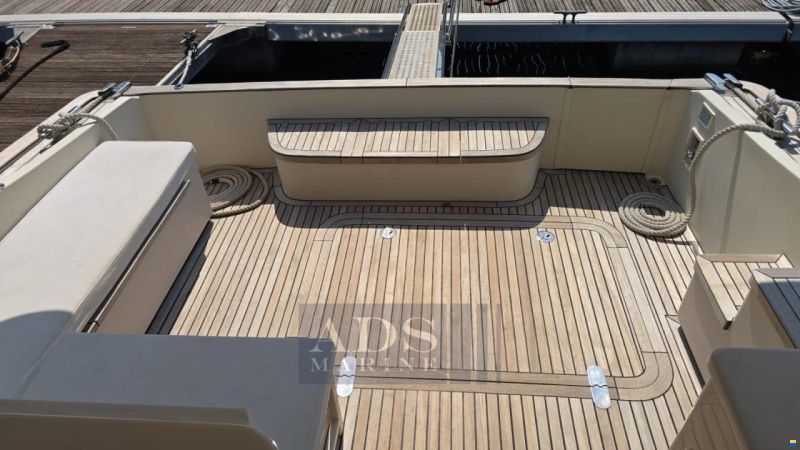 Solare 43 Lobster