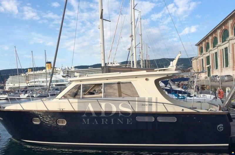 Solare 43 Lobster