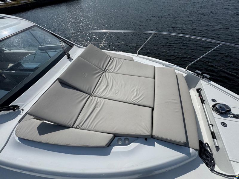 Sealine C390