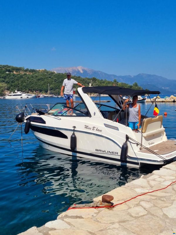 Bayliner Ciera 8