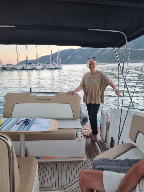 Bayliner Ciera 8