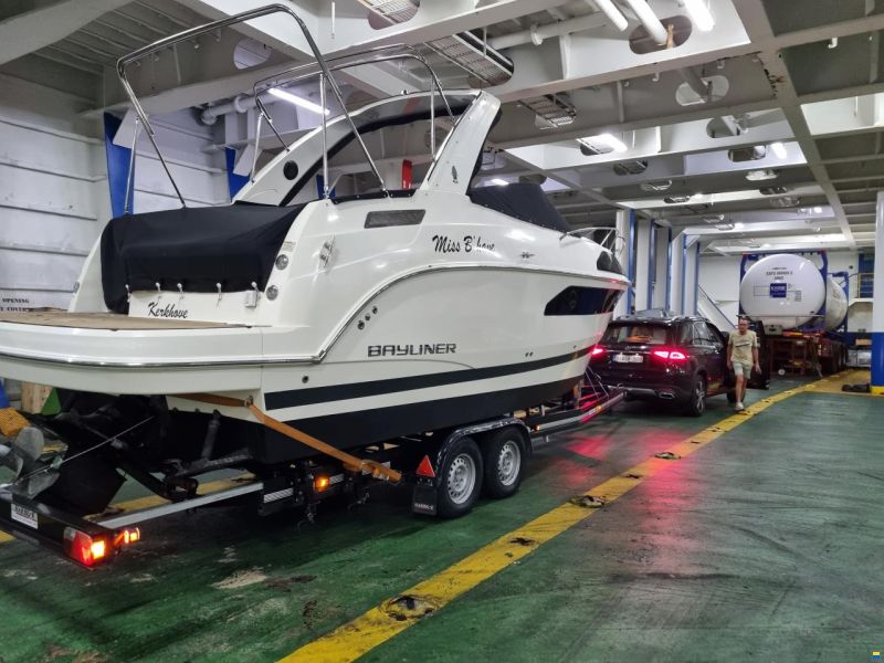 Bayliner Ciera 8