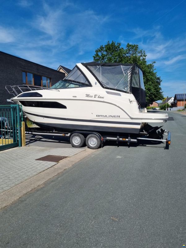 Bayliner Ciera 8