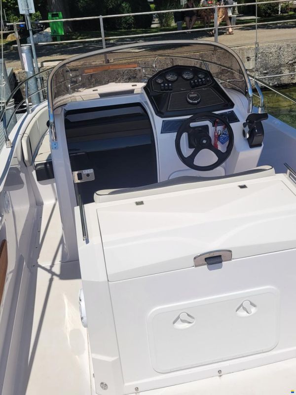 Ranieri Voyager 23 s