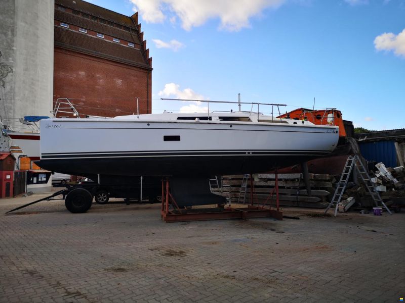 Hanse 348