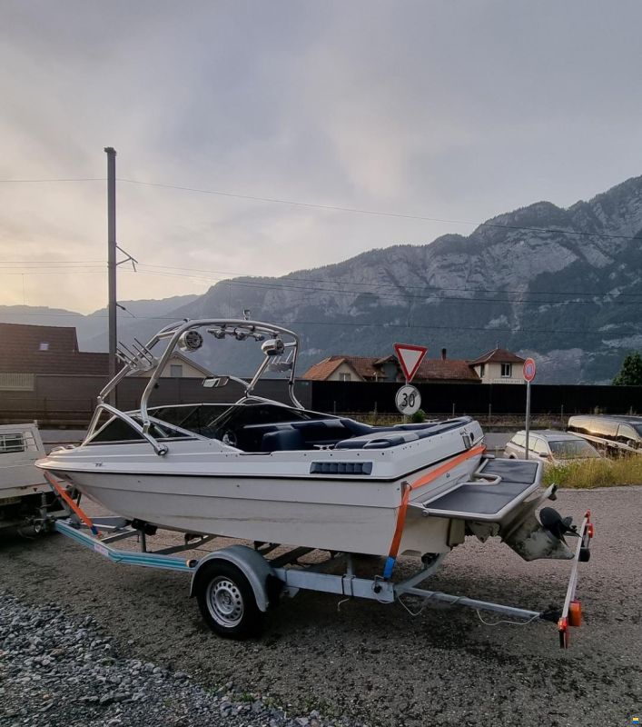 Bayliner capri 1950