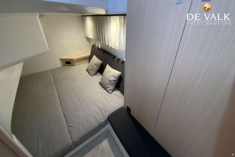 Galeon 300 Fly