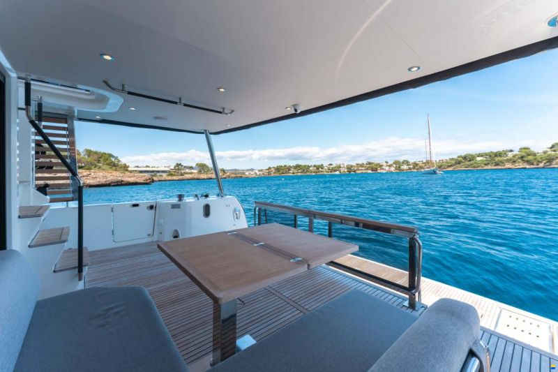 Beneteau Grand Trawler 62
