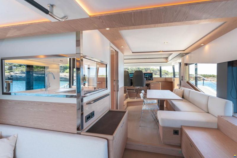 Beneteau Grand Trawler 62