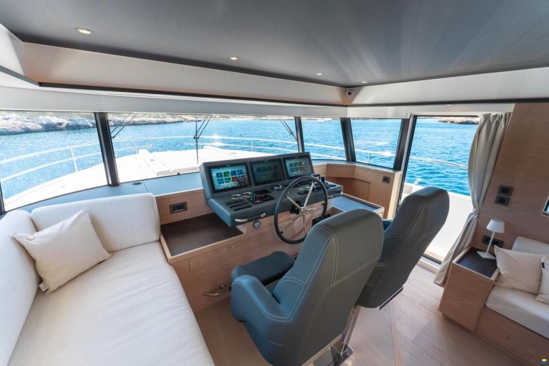 Beneteau Grand Trawler 62
