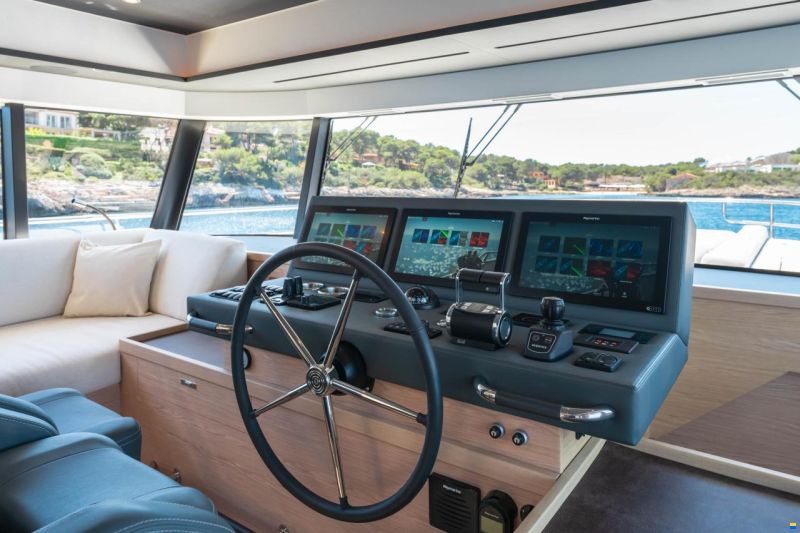 Beneteau Grand Trawler 62