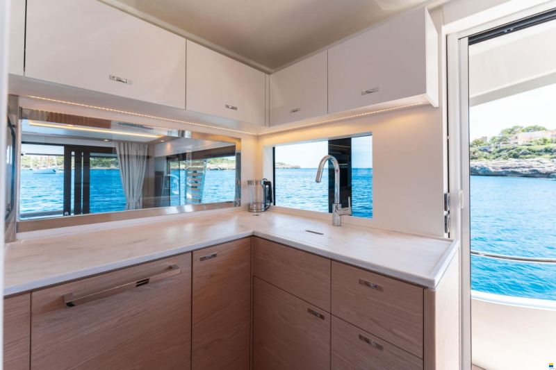 Beneteau Grand Trawler 62