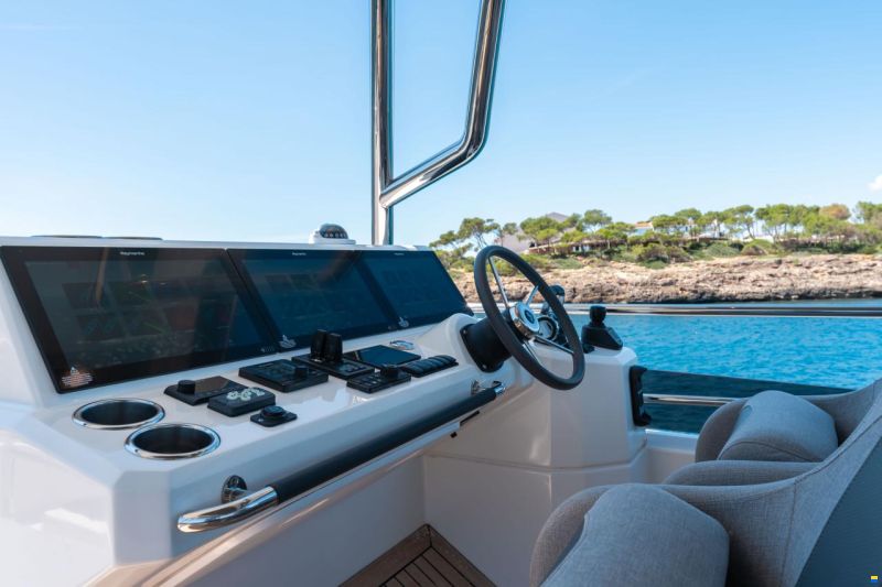 Beneteau Grand Trawler 62