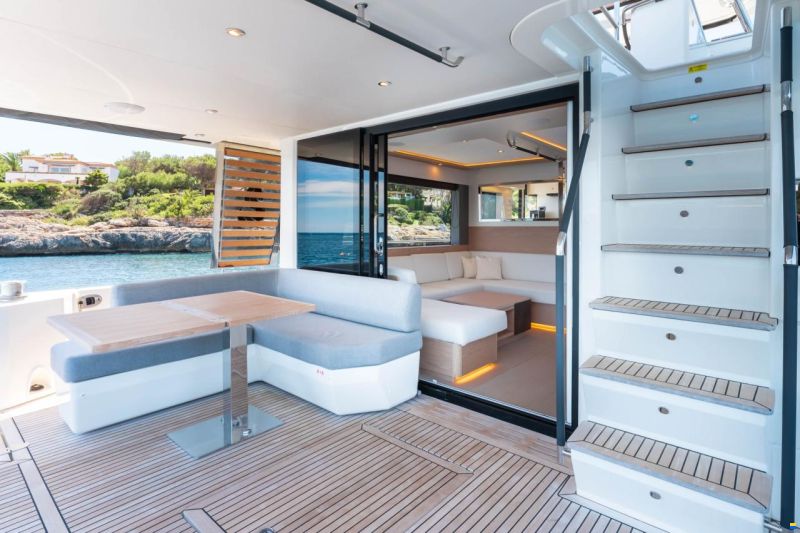 Beneteau Grand Trawler 62