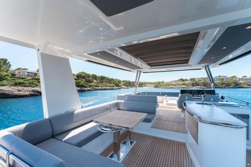 Beneteau Grand Trawler 62