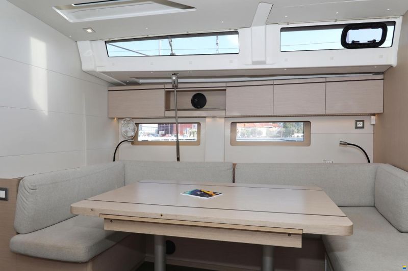 Beneteau Oceanis 51.1