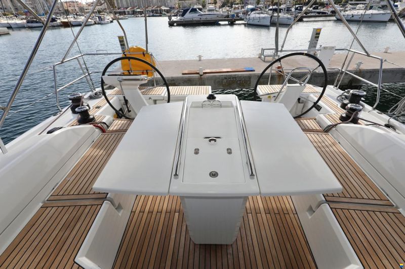 Beneteau Oceanis 51.1