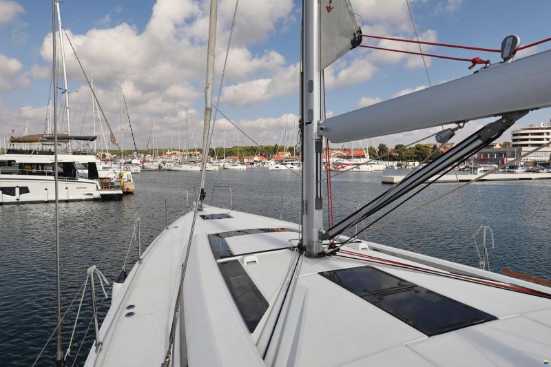 Beneteau Oceanis 51.1