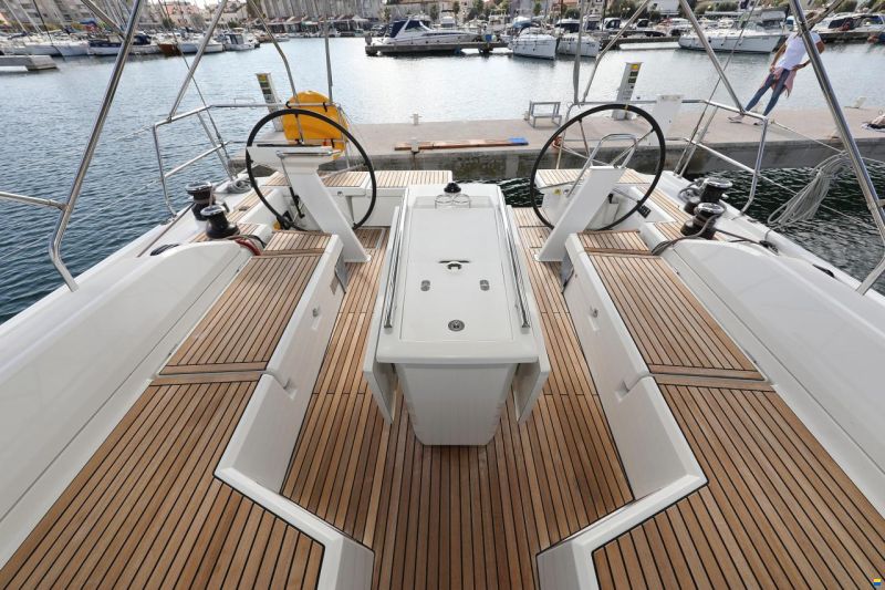 Beneteau Oceanis 51.1