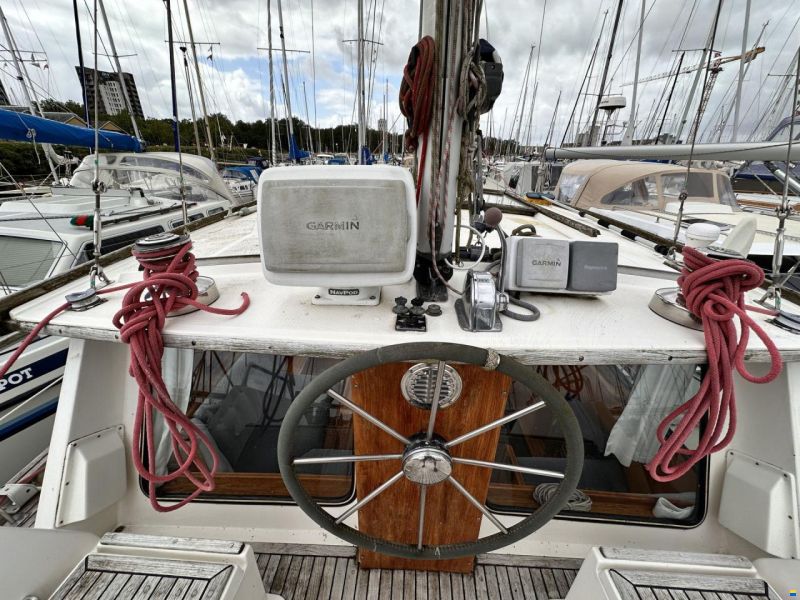 Nauticat 33