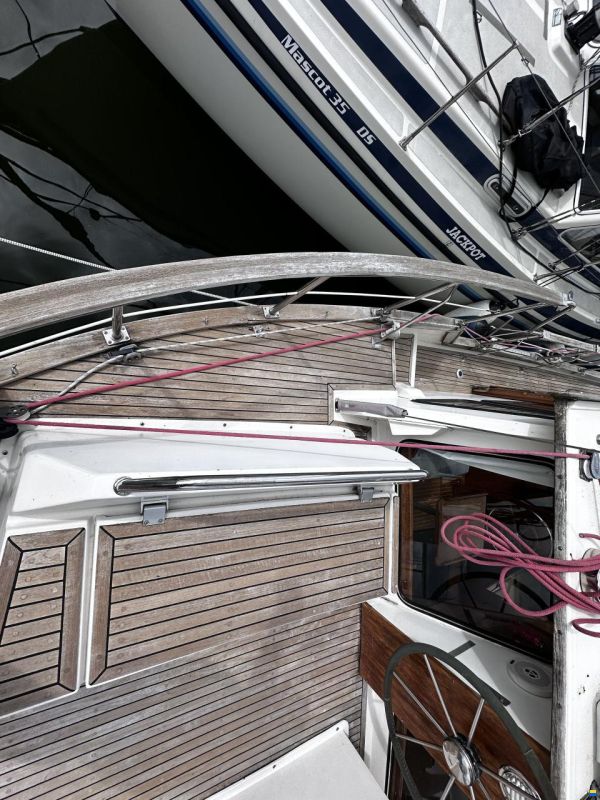 Nauticat 33