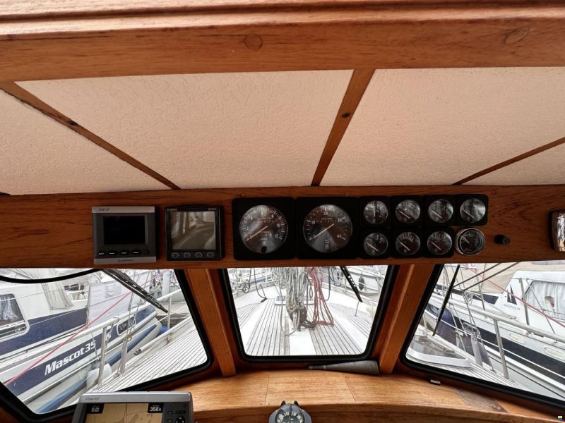 Nauticat 33