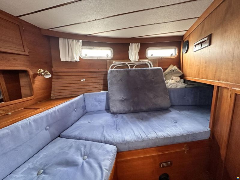 Nauticat 33