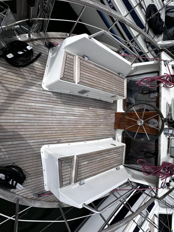 Nauticat 33