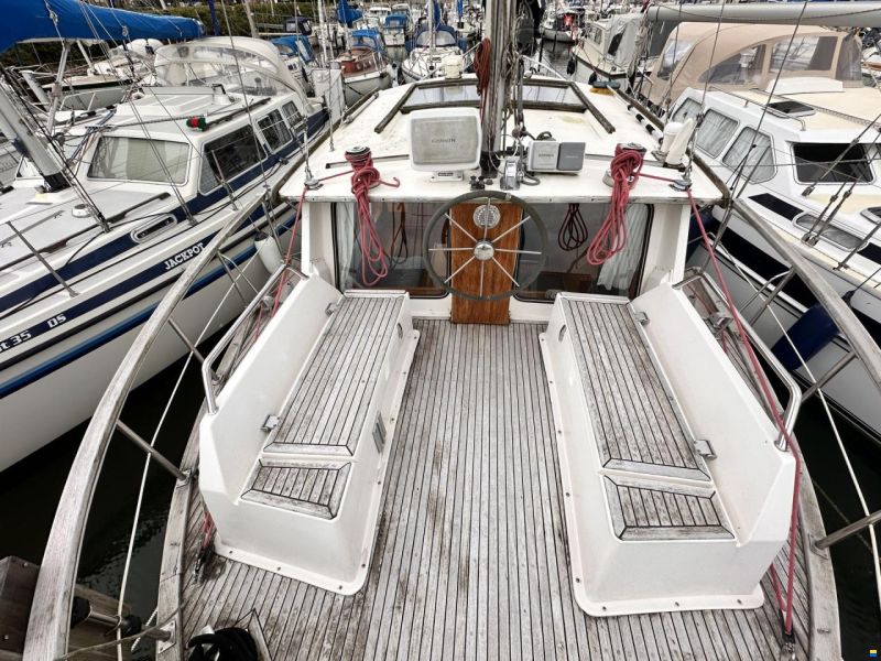Nauticat 33