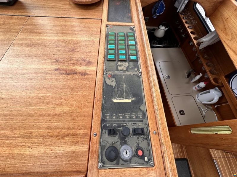 Nauticat 33