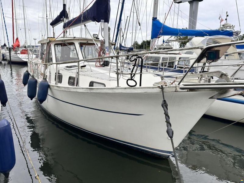 Nauticat 33