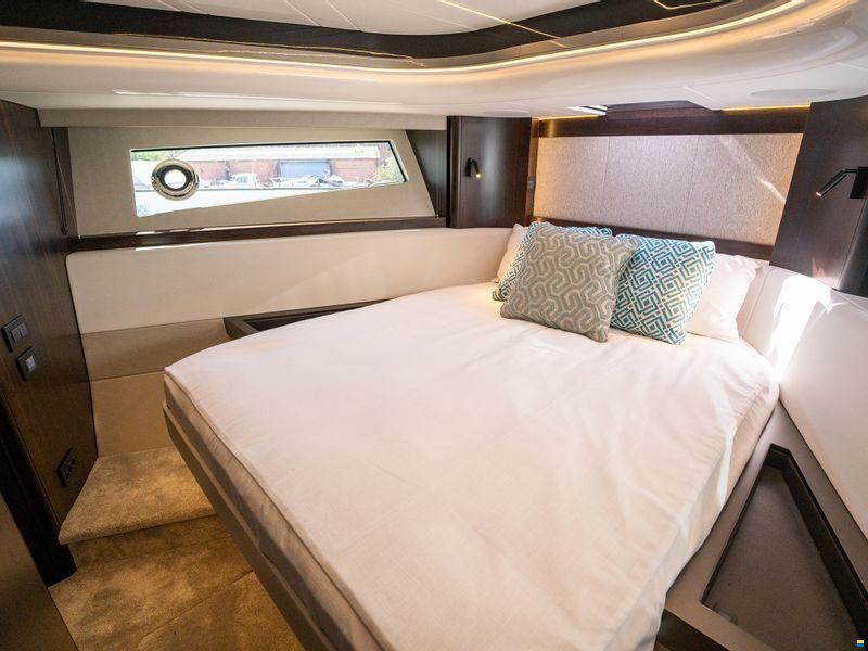 Sunseeker Superhawk 55