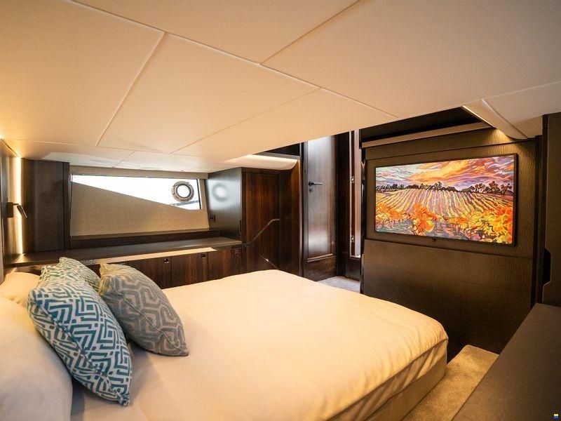 Sunseeker Superhawk 55