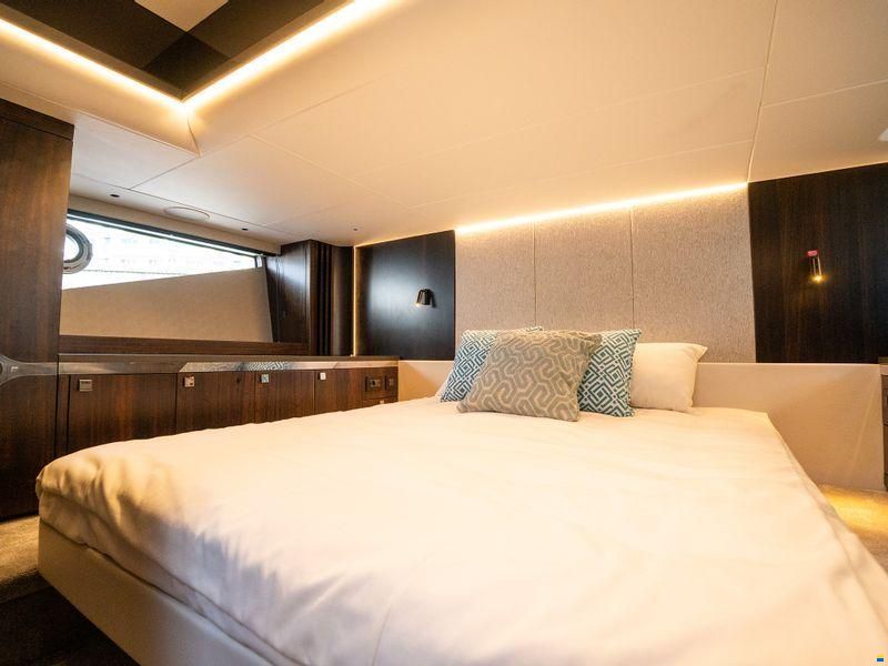 Sunseeker Superhawk 55