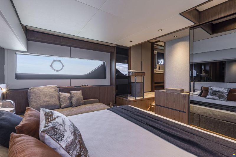 Ferretti 580