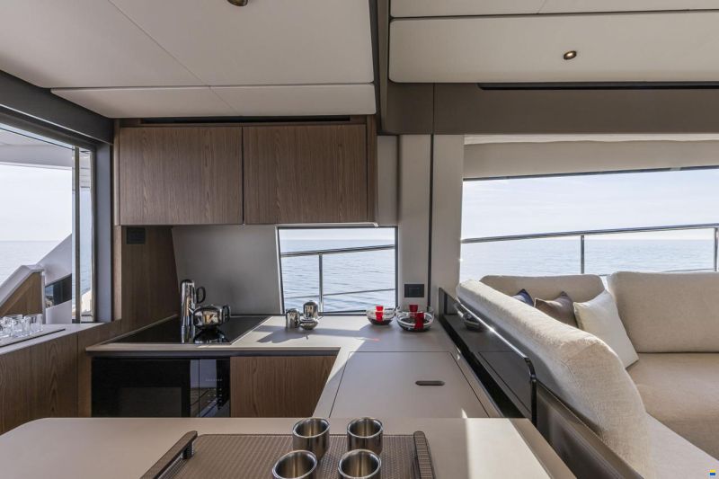 Ferretti 580