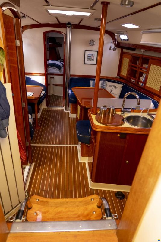Hanse 411