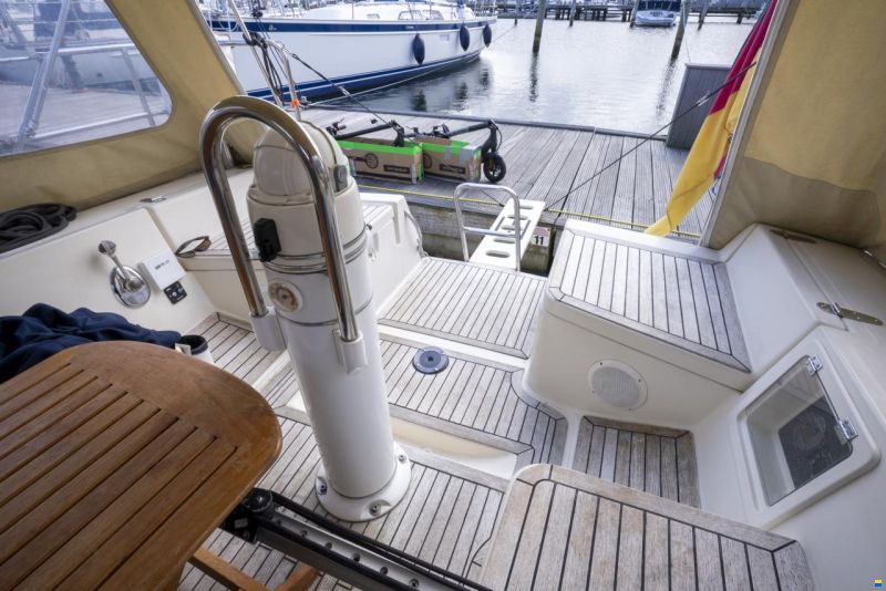 Hanse 411