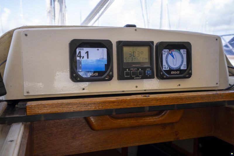 Hanse 411