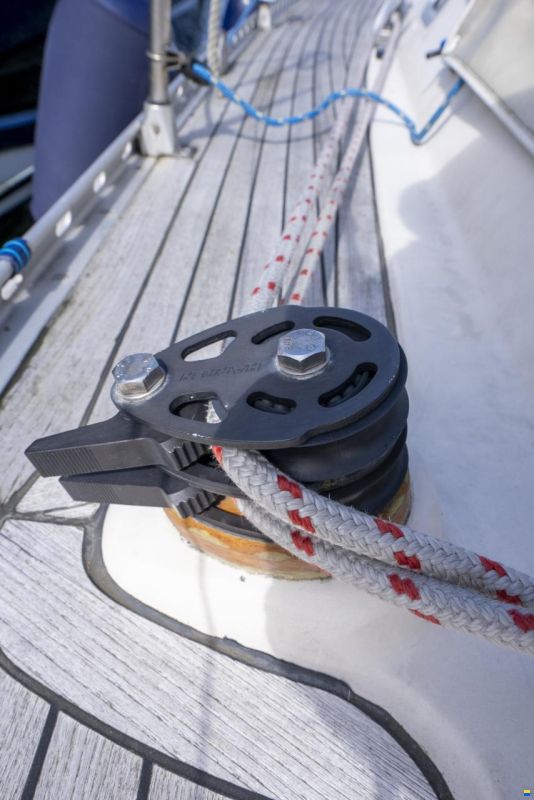 Hanse 411