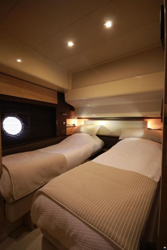 Azimut 58