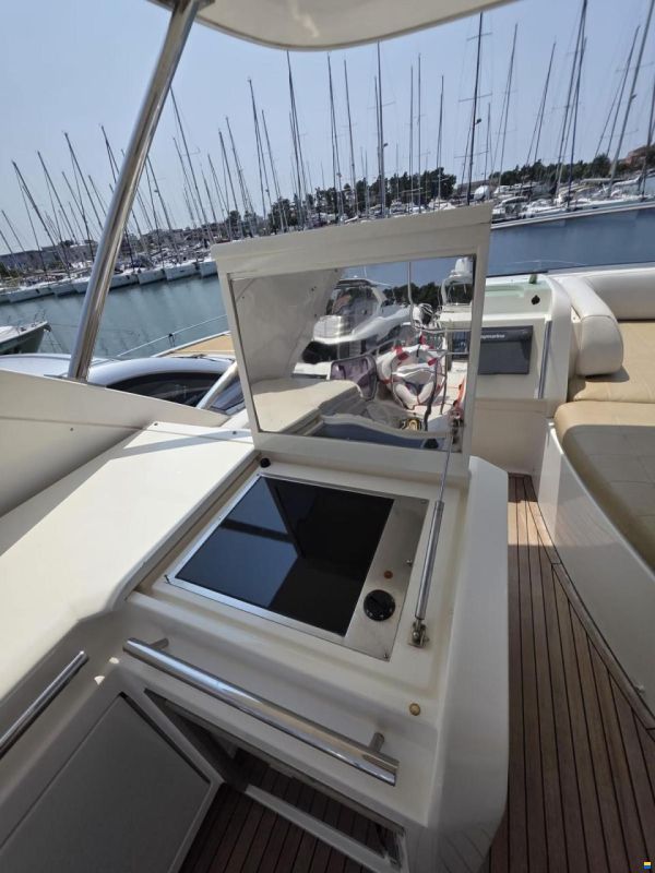 Azimut 58