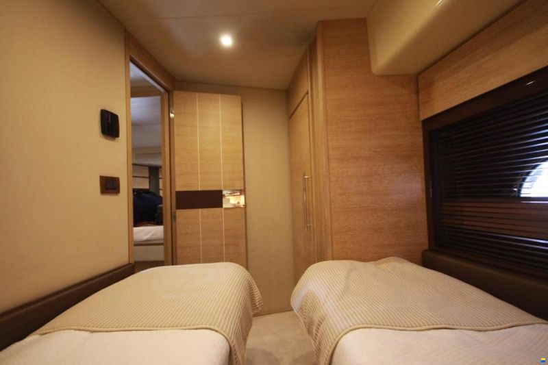 Azimut 58