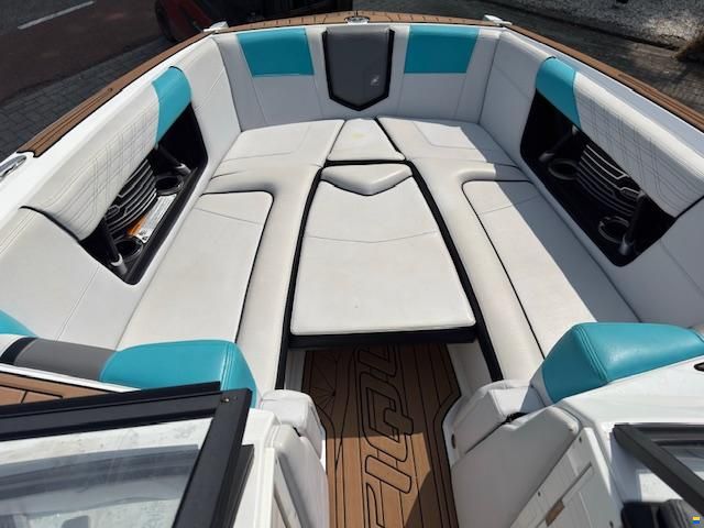 Nautique G25 Coastal