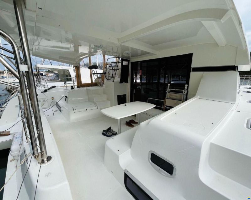 Lagoon 42