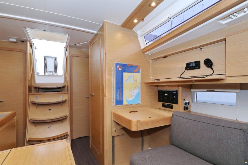 Dufour 390 GL