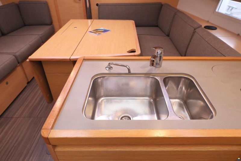 Dufour 390 GL